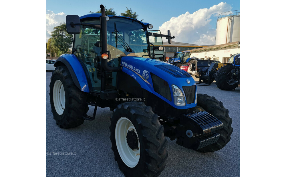 New Holland T4.105 Dual Command with ground speed PTO, SuperSteer front axle. - 5