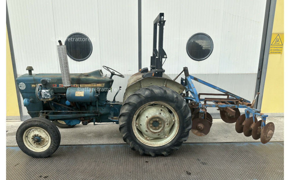 Ford 3000 Tractor - 50 hp - 12