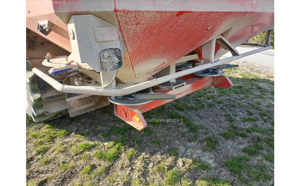 Kuhn AXIS 30.1 W Used - 6