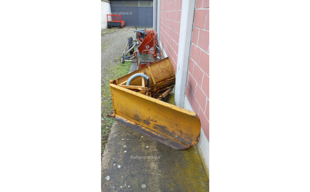 Snow plough/blade for 50-80 hp tractors - 5