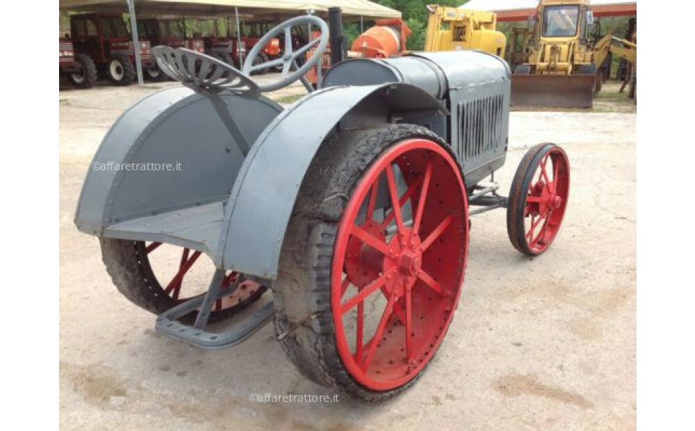 International Harvester IH Used - 9