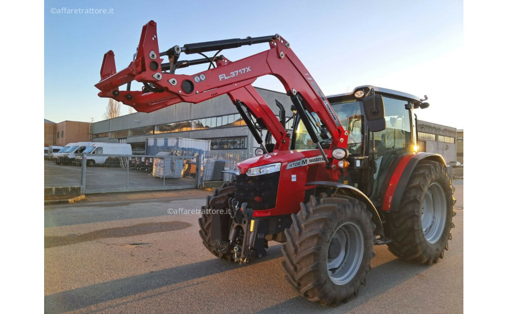 Massey Ferguson 4708M Used - 3