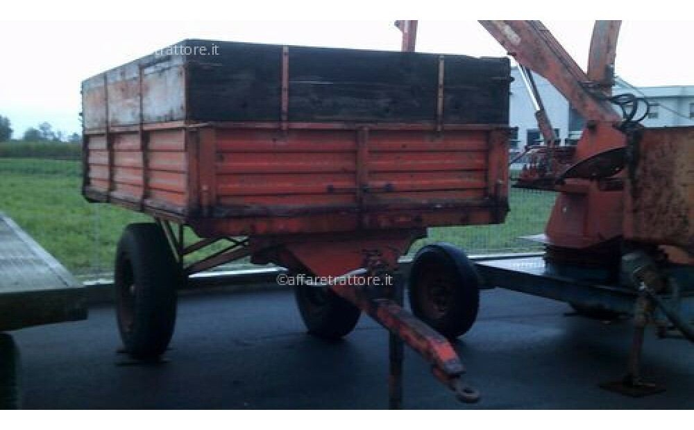 USED SINGLE AXLE HYDRAULIC TRUCK - 1