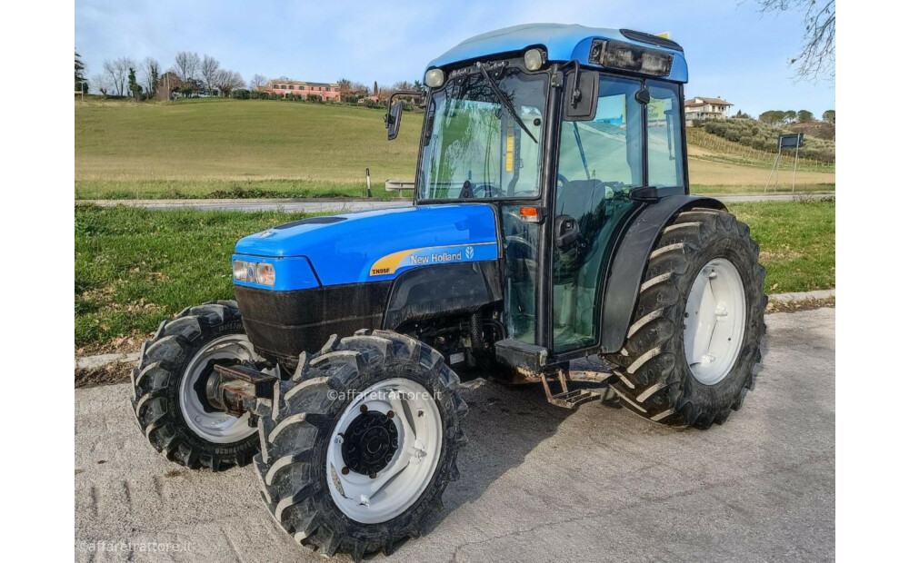 New Holland TN95FA Usato - 2