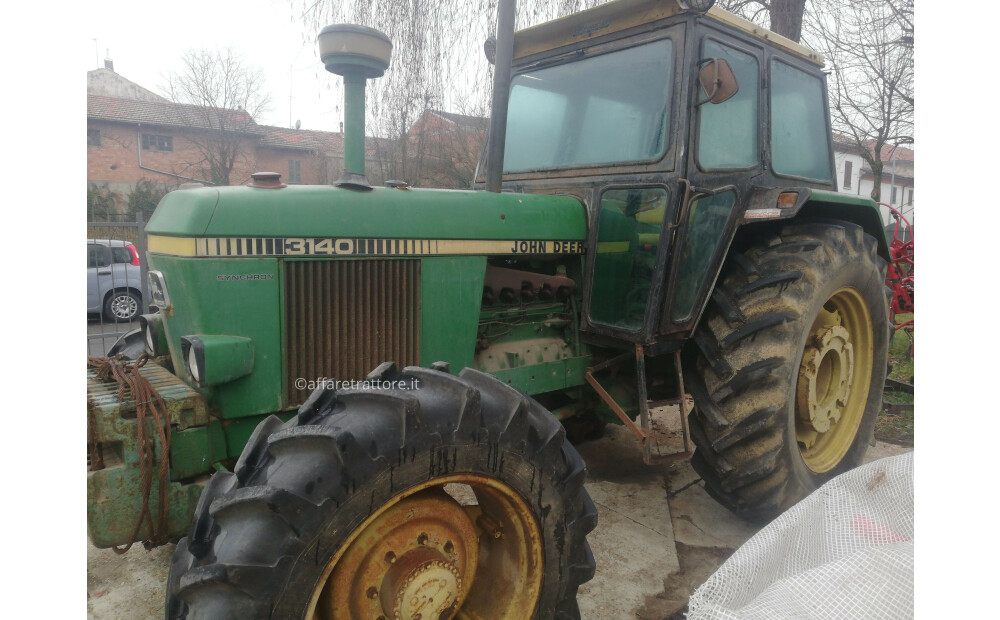 JOHN DEERE 3140 Used - 2