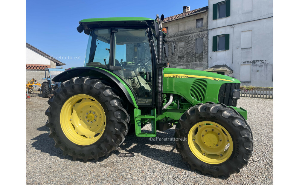 John Deere 5820 Used - 1