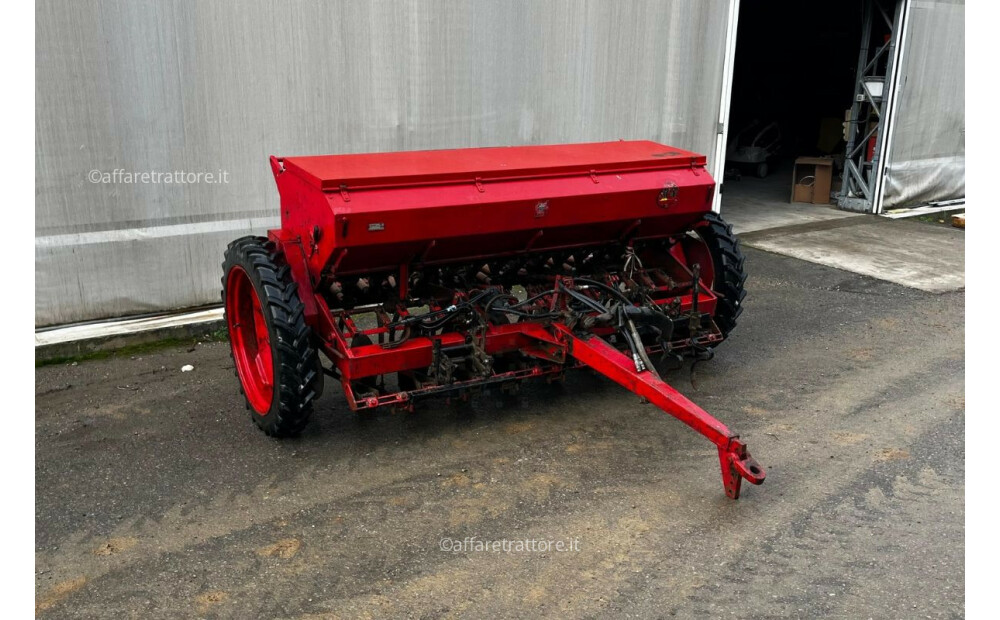 Marzia TRAILED SEEDER 250X15 GIOVE TYPE MARZIA (FLC2592) Used - 3