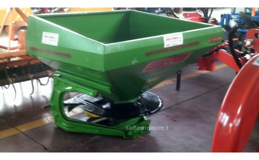 USED EUROSPAND 833.E MOUNTED FERTILIZER SPREADER - 1