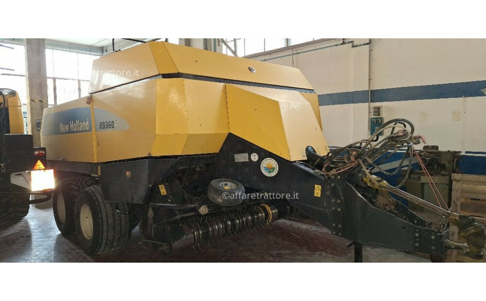 New Holland BB960A Used - 1