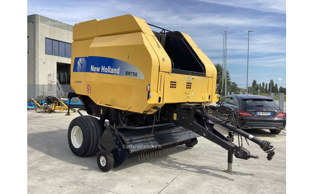 New Holland BR750 Used - 9