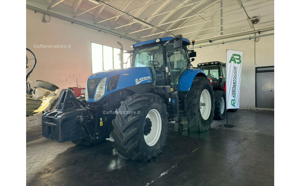 New Holland T7.270 AUTOCOMMAND Used - 4