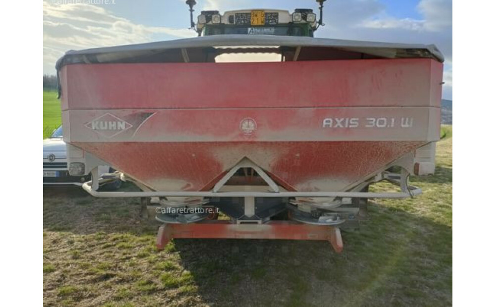 Kuhn AXIS 30.1 W Used - 4