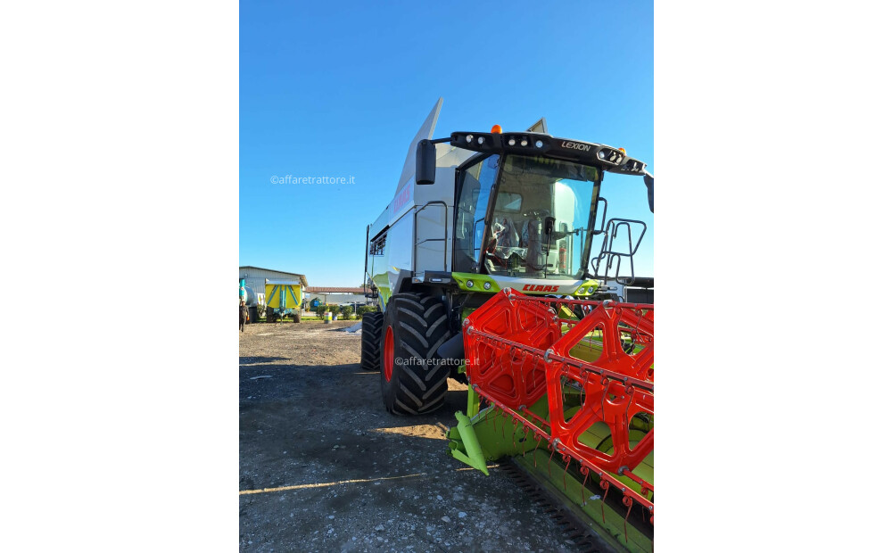 Claas LEXION 5300 Used - 2