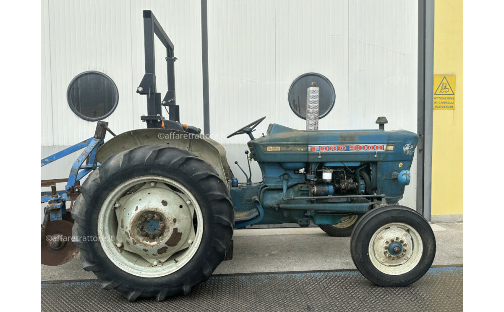 Ford 3000 Tractor - 50 hp - 14