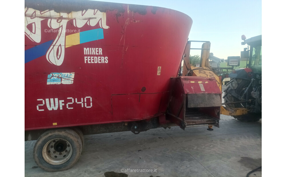 Agm Unifeed W240 Used - 11