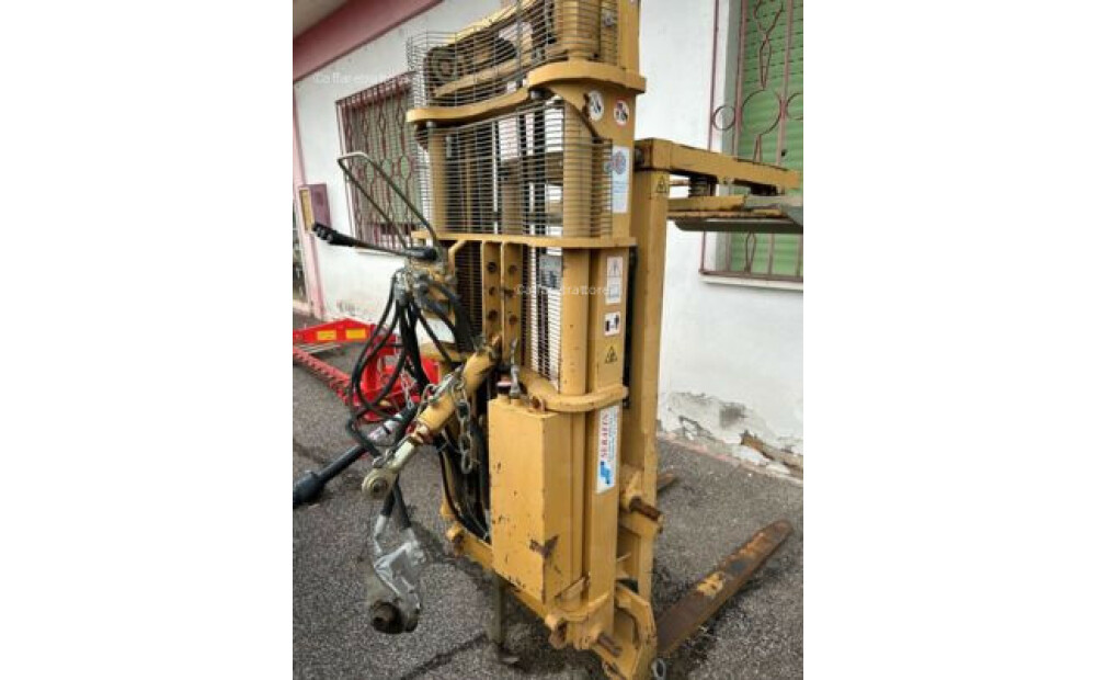 CM Used ELEVATOR FORKLIFT - 1