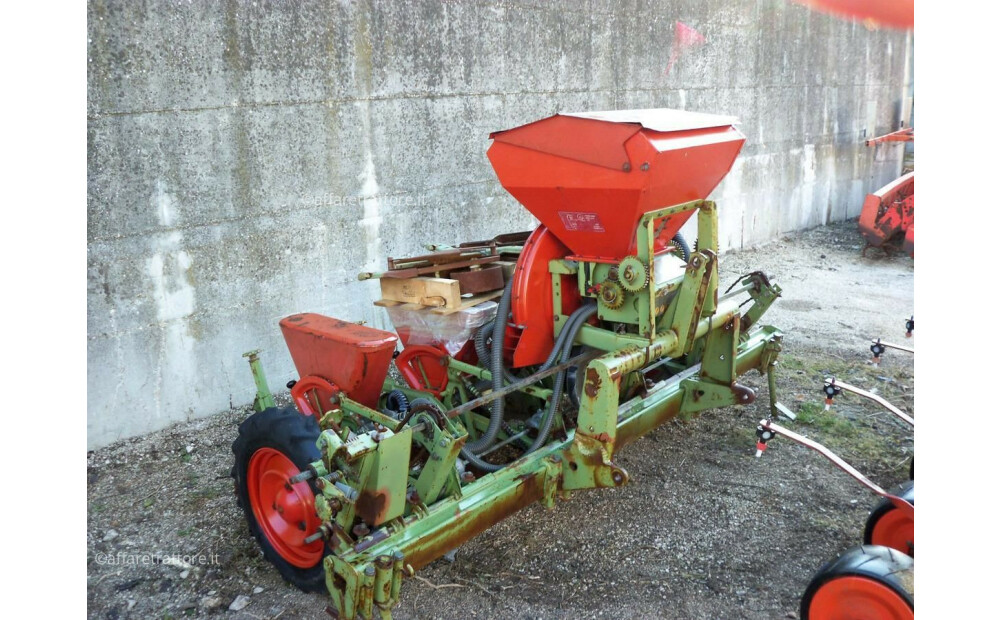 Kuhn - Nodet Pneusem Used - 3