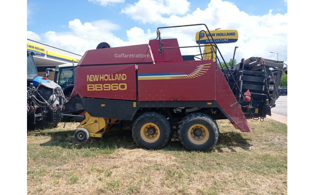 New Holland BB960 Used - 2