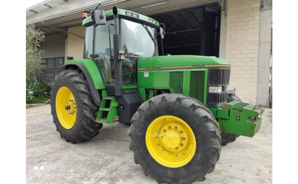 John Deere 7700 Used - 9