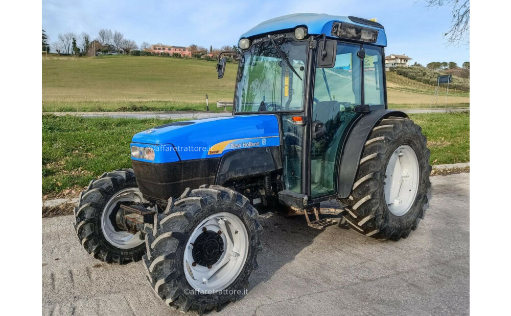 New Holland TN95FA Used - 2