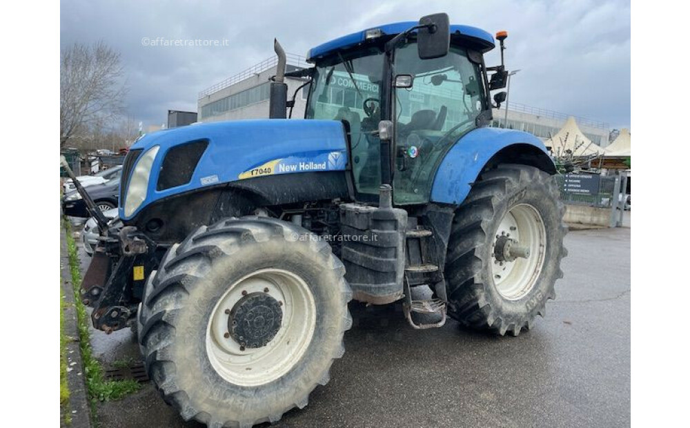 New Holland T7040 Used - 3