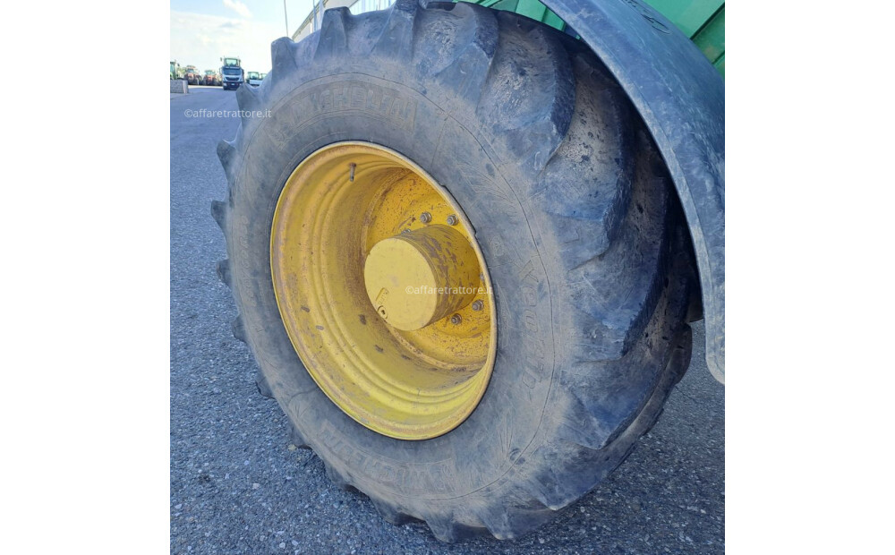 John Deere 6175R Used - 8