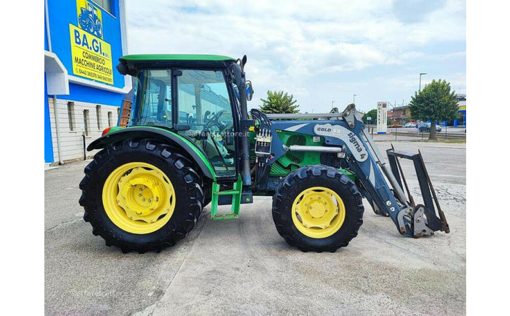 John Deere 5820 Used - 5