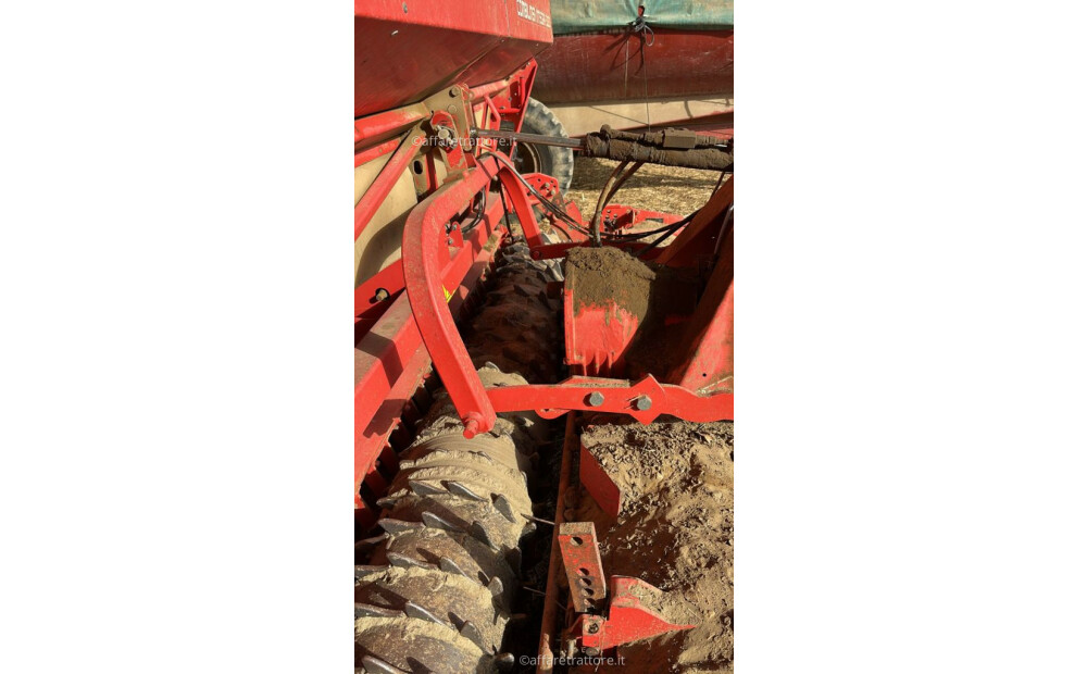 Kuhn INTEGRA 3003 Used - 3