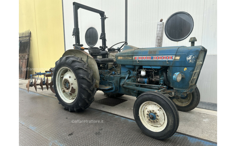 Ford 3000 Tractor - 50 hp - 7