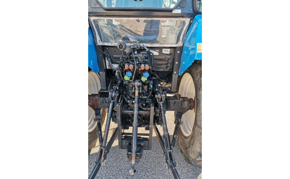 New Holland T4.105 Dual Command with ground speed PTO, SuperSteer front axle. - 11