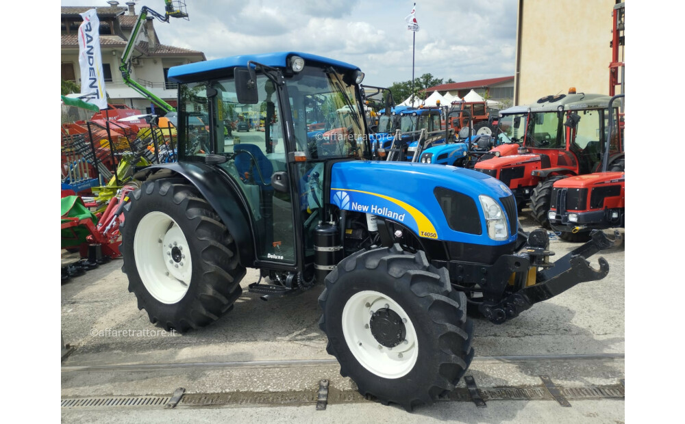 New Holland T4050 Used - 1