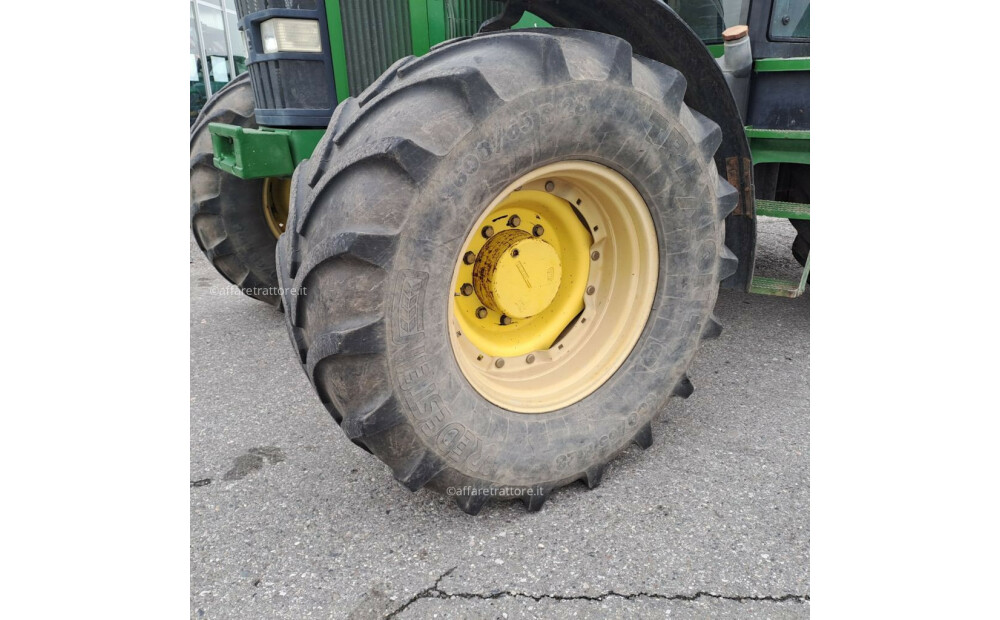 John Deere 7700 Used - 8