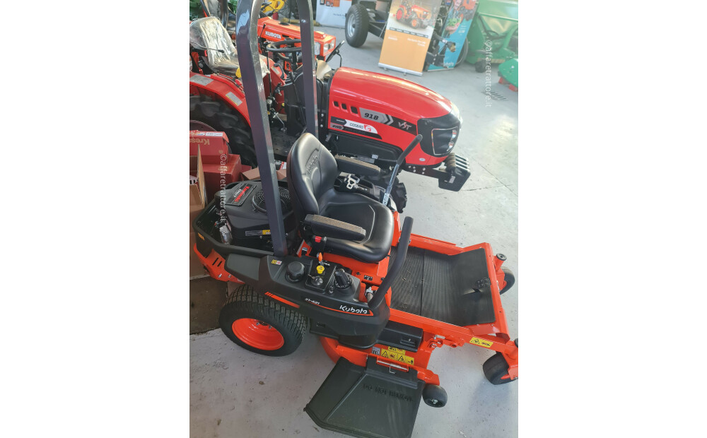 Kubota Z1-421 Zero Turn Lawnmower Used (AS NEW) - 3