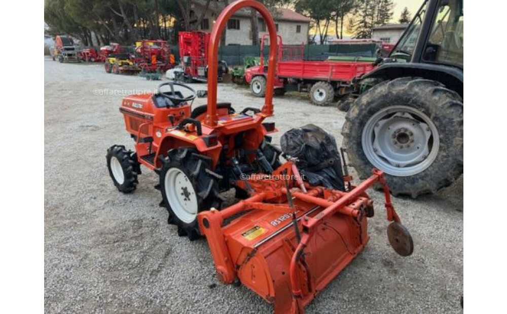 Kubota Bulltra B1 15 with hoe Used - 9