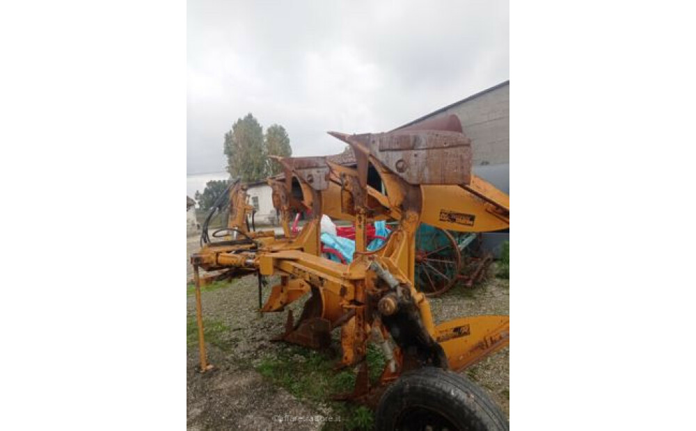 Moro Ploughs two furrows Used - 1