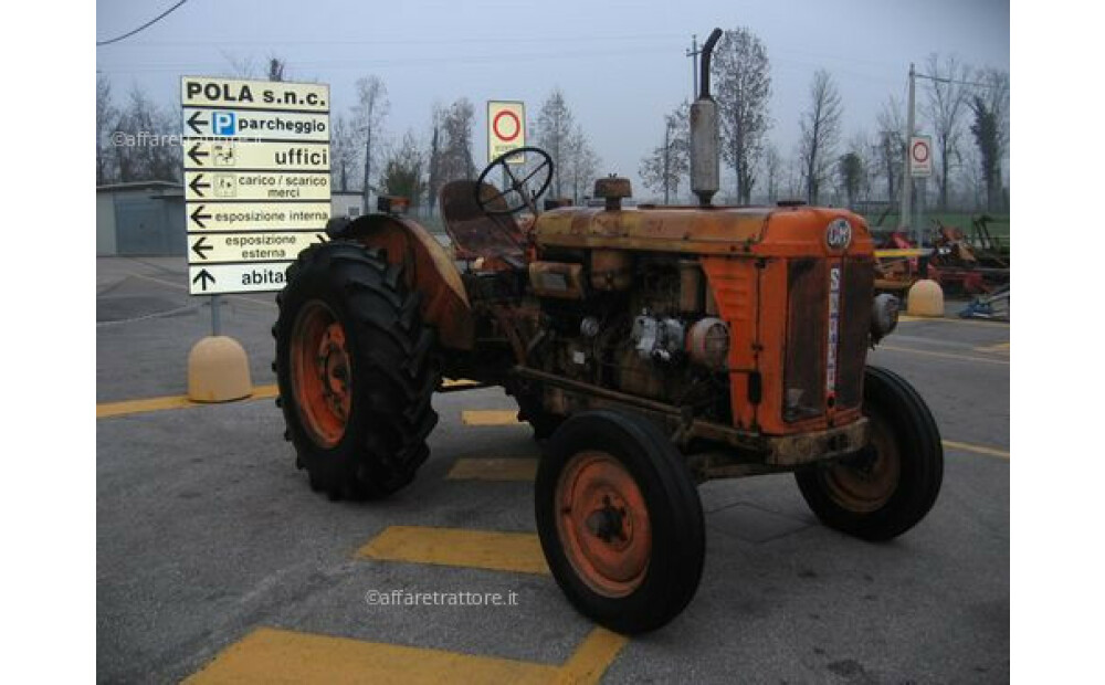 VINTAGE AGRICULTURAL TRACTORS - ASSORTMENT - 3