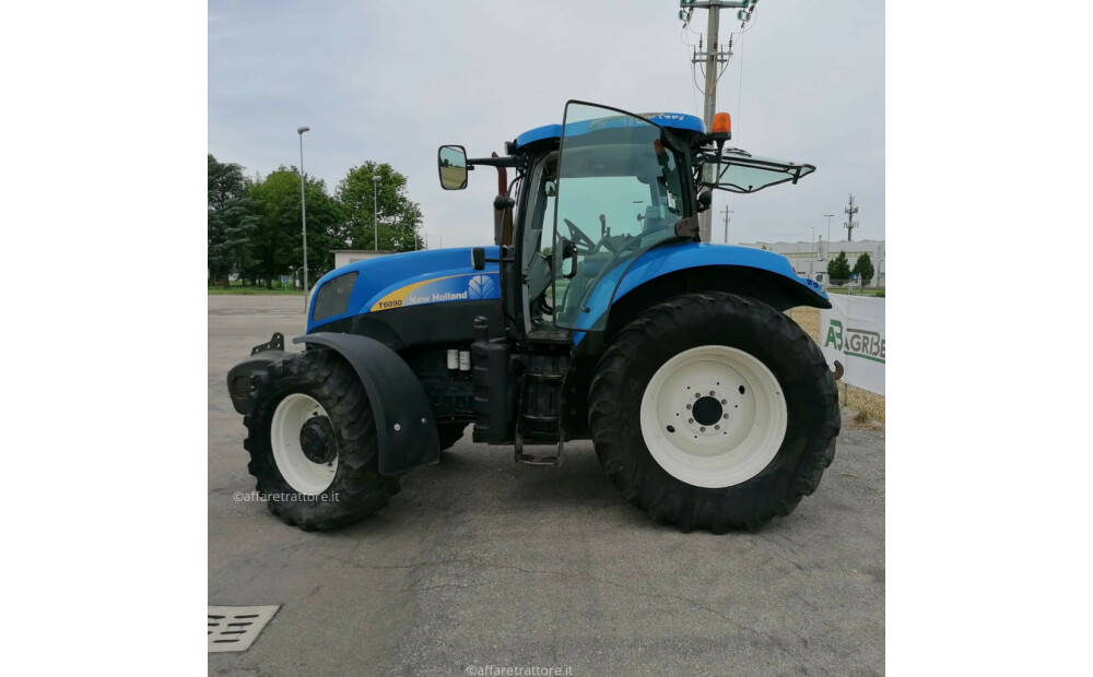 New Holland T6090 Used - 4