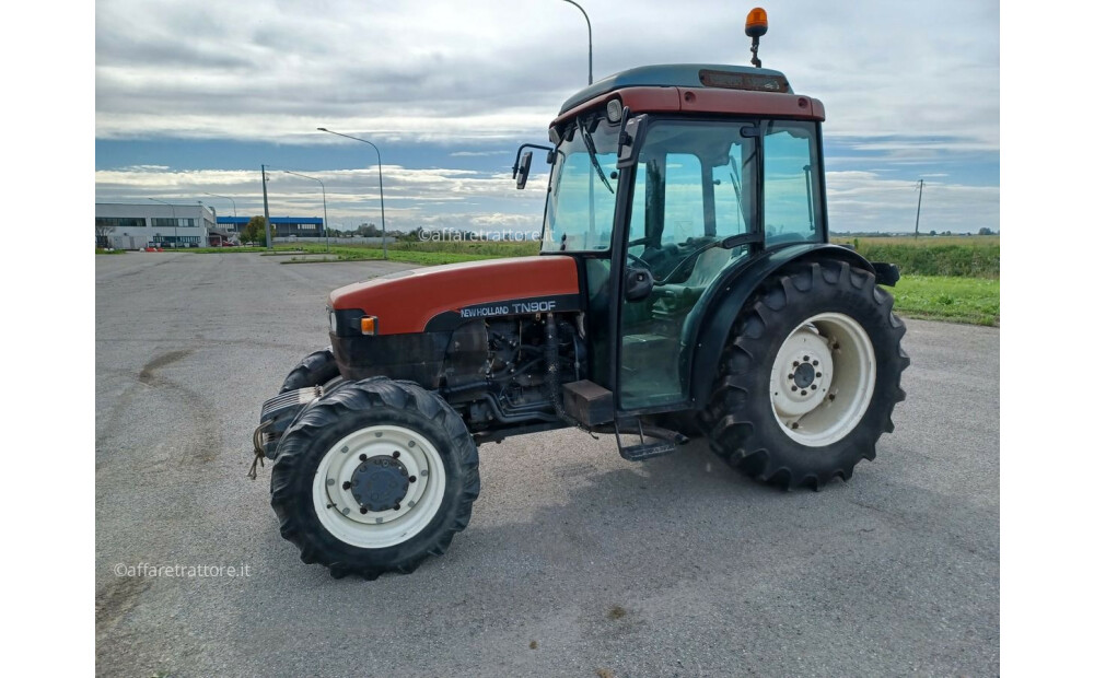 New Holland TN90F Used - 2