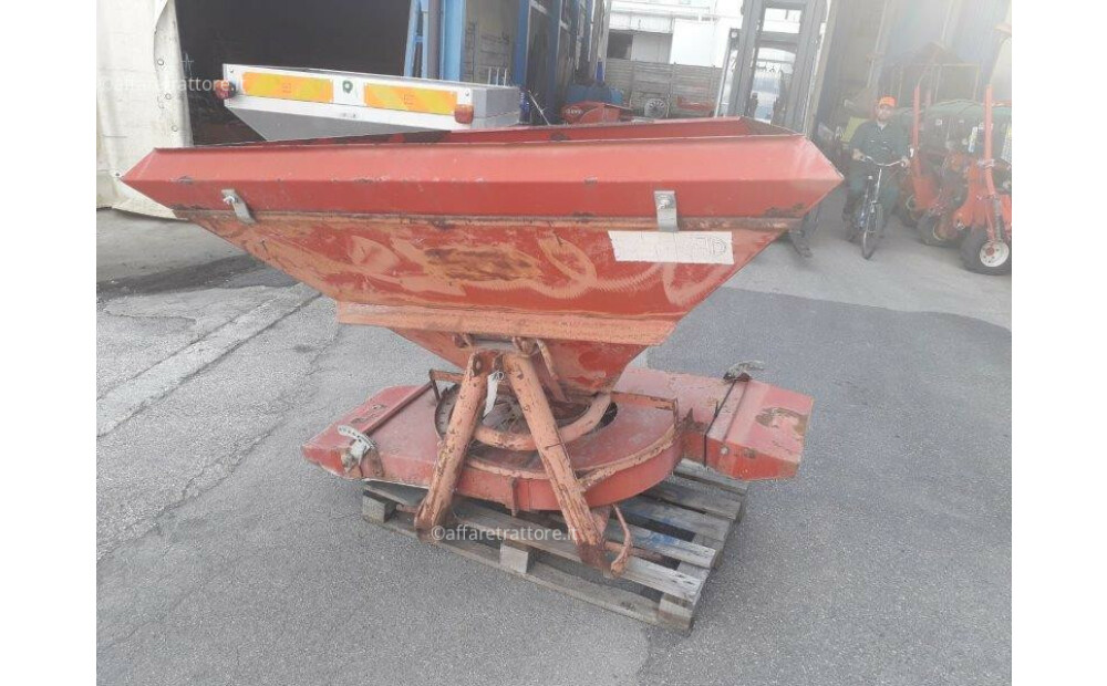 Lely Lt 600 Fertilizer Spreader - 3