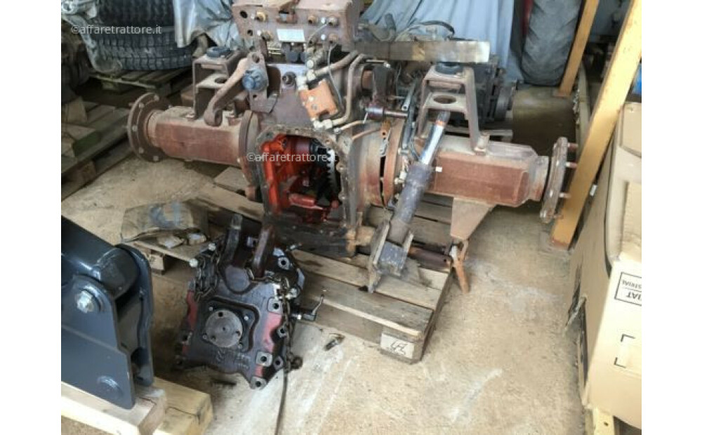 SPARE PARTS FOR NEW HOLLAND TRACTORS Used - 9