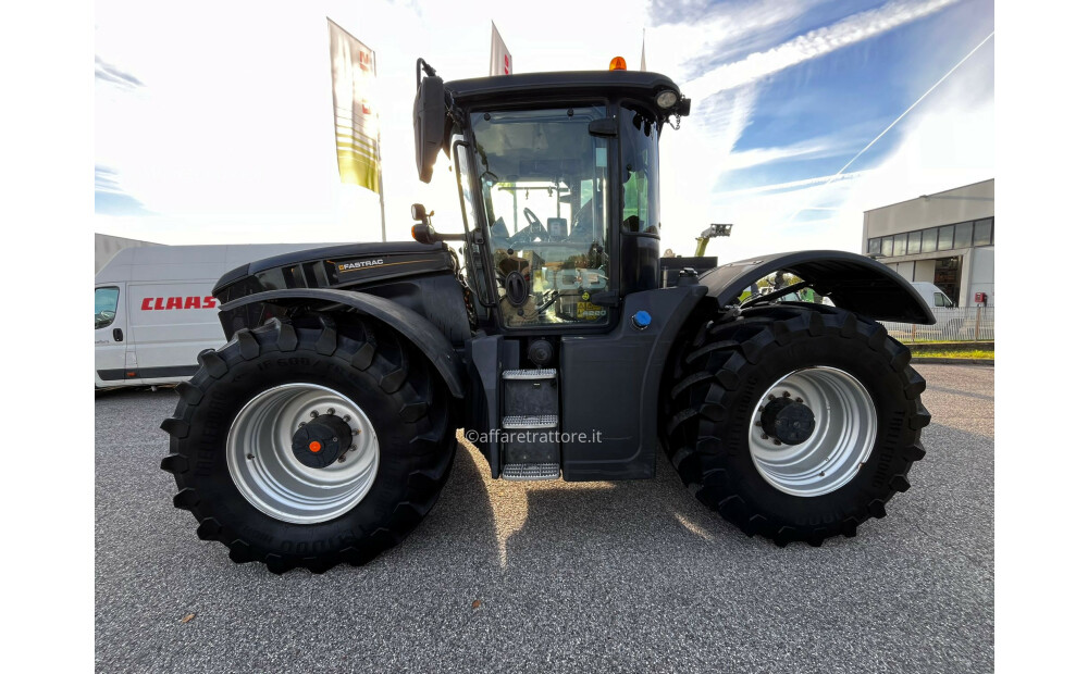 JCB FASTRAC 4220 Used - 3