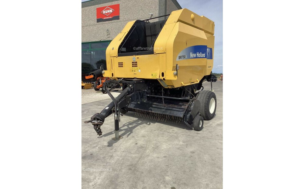 New Holland BR750 Used - 3