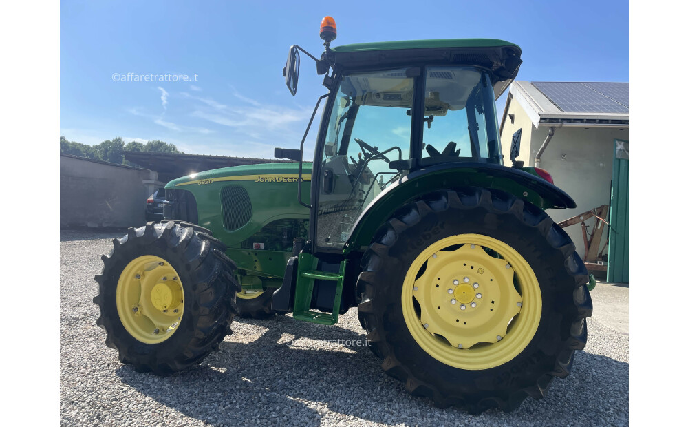 John Deere 5820 Used - 2