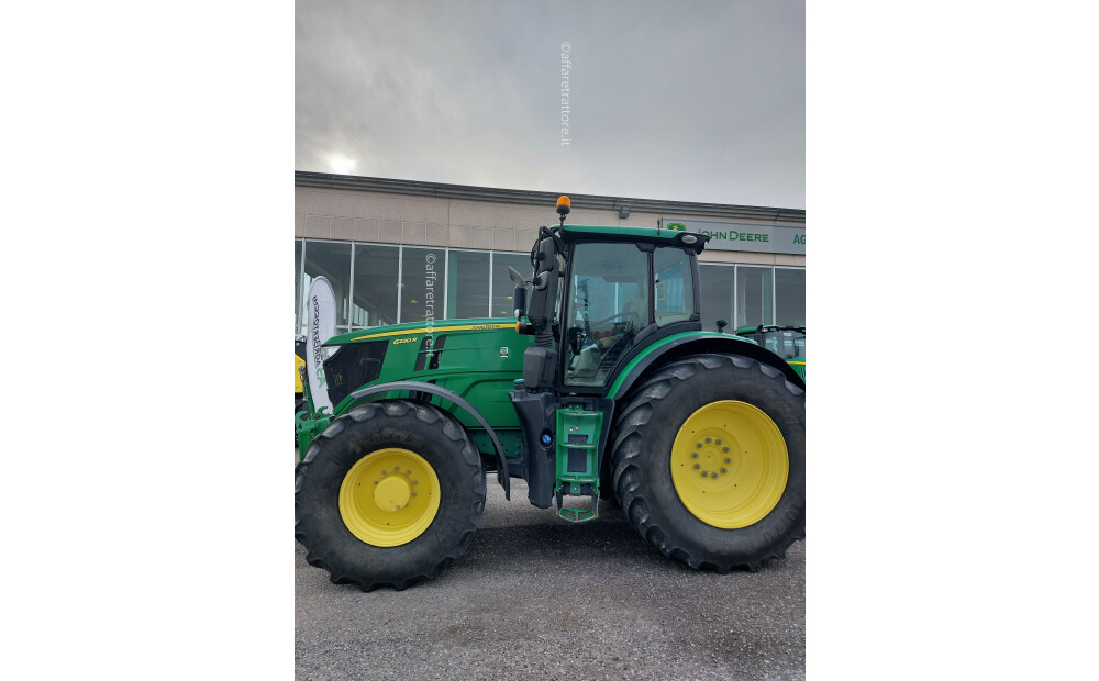 John Deere 6230R Used - 2