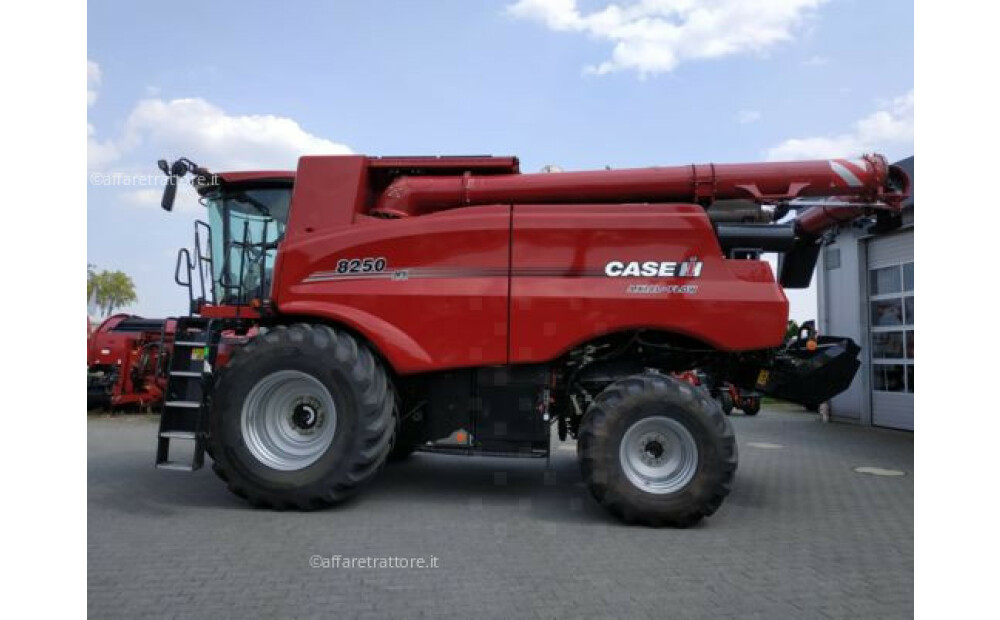 Case IH Axial-Flow 8250 4WD Usato - 5