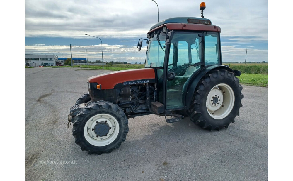 New Holland TN90F Used - 1