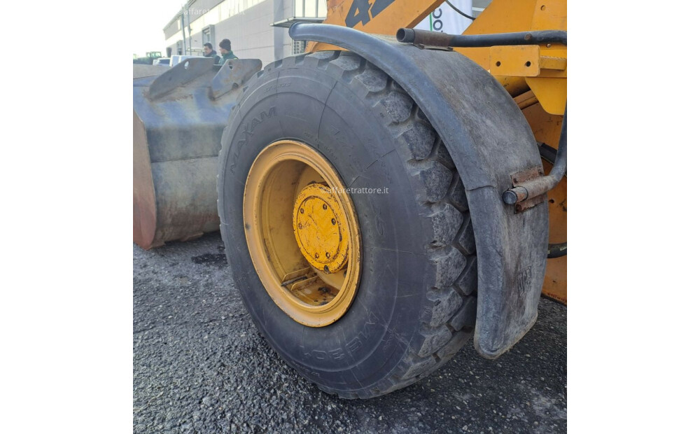 JCB 426B Used - 7