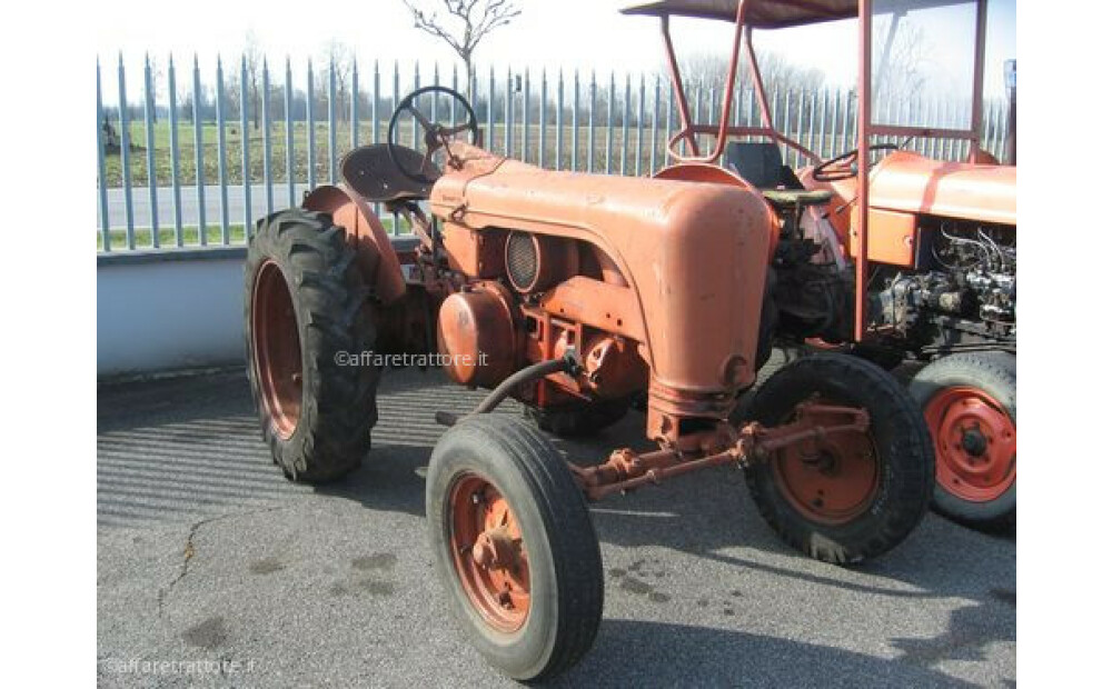 VINTAGE AGRICULTURAL TRACTORS - ASSORTMENT - 15