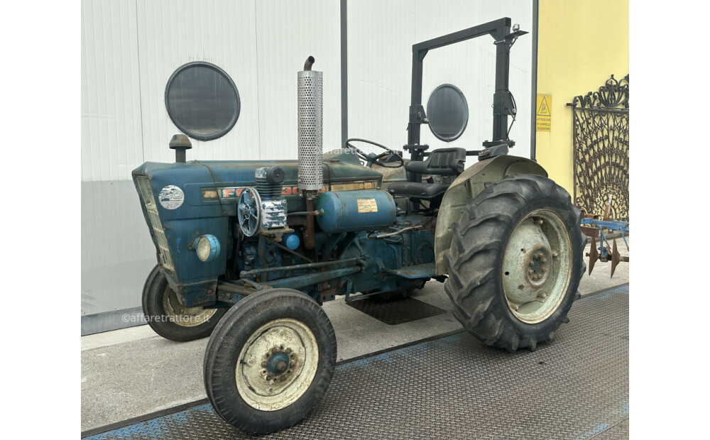 Ford 3000 Tractor - 50 hp - 8