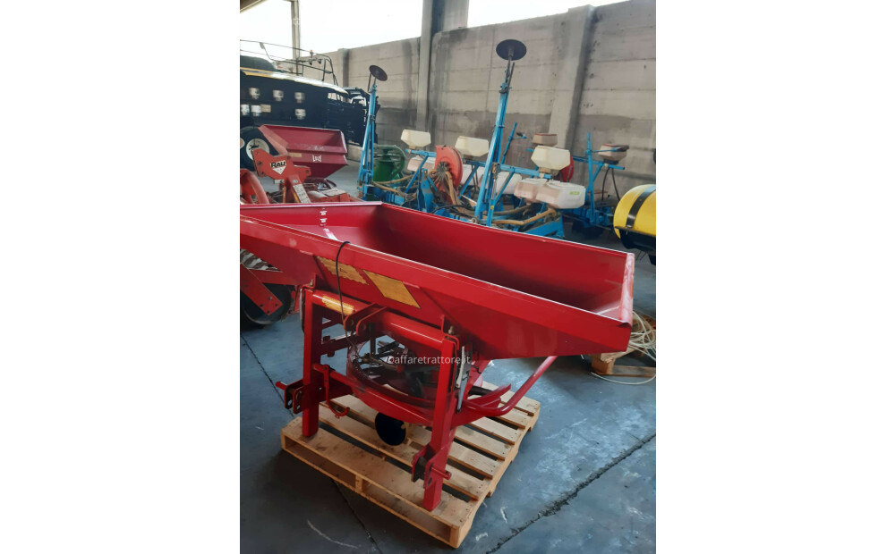 Lely 700 lt Used - 2